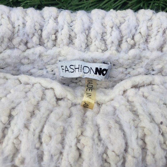 Thick Knitted Fashion Nova Sweater - Picture 2 of 10